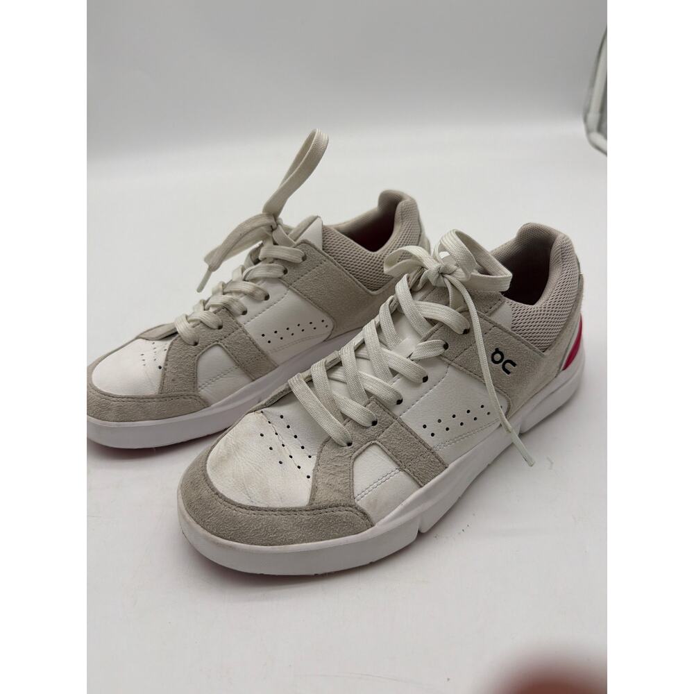 On‎ Cloud The Roger Clubhouse Low Top Sneaker Tennis Shoes White/Pink Size W7